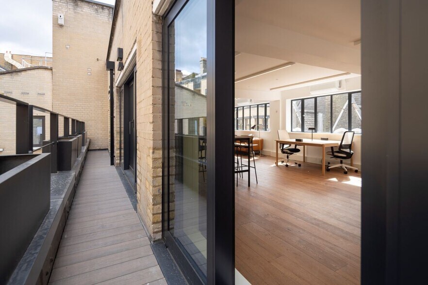 20 Fouberts Pl, Londres à louer - Photo de l’immeuble – Image 3 sur 9