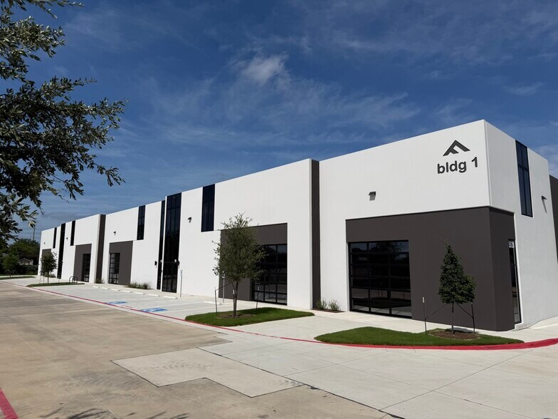 3520 Comsouth Dr, Austin, TX à louer - Photo de l’immeuble – Image 2 sur 18