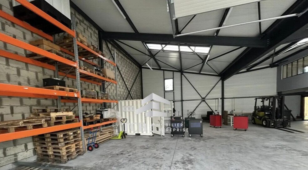 Local d’activités dans Vigneux-de-Bretagne à louer - Photo de l’immeuble – Image 2 sur 11