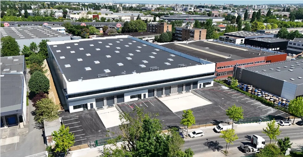 Industriel/Logistique dans Le Blanc-Mesnil à vendre - Photo de l’immeuble – Image 1 sur 5