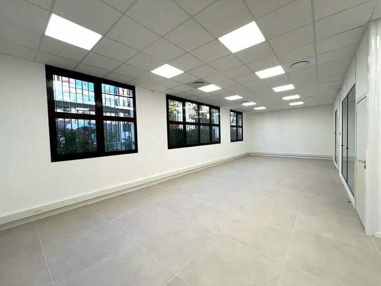 Bureau dans Valbonne à louer - Photo de l’immeuble – Image 3 sur 5