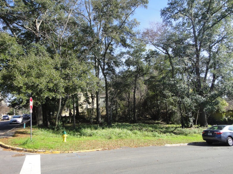 435 All Saints St, Tallahassee, FL à vendre - Photo de l’immeuble – Image 3 sur 3