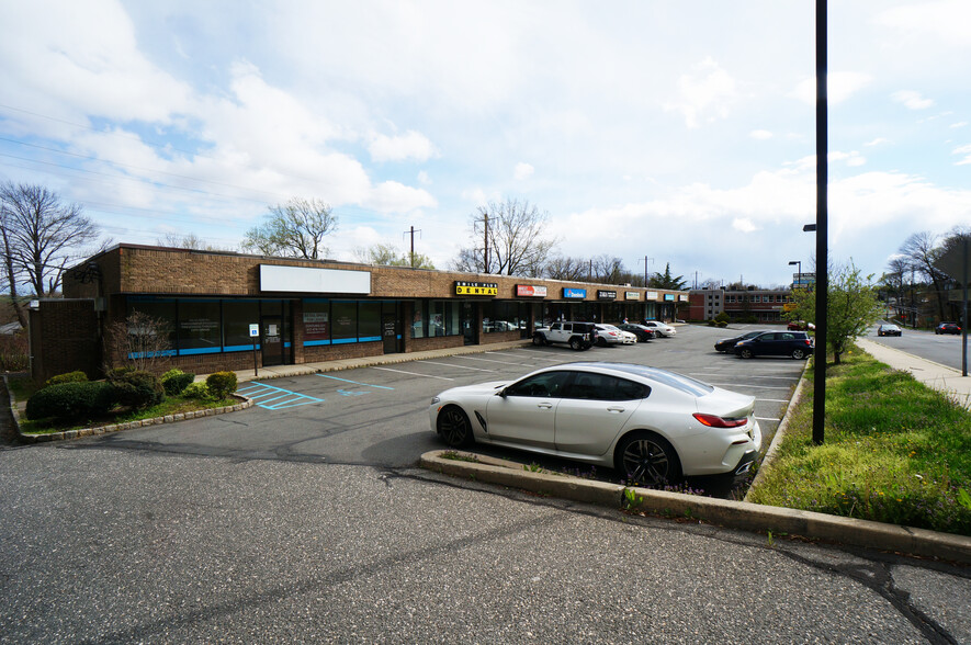 125-134 Rt-27, Edison, NJ à louer - Photo de l’immeuble – Image 2 sur 2