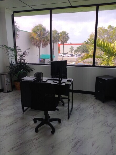 750 E Sample Rd, Pompano Beach, FL à louer - Photo intérieure – Image 2 sur 7