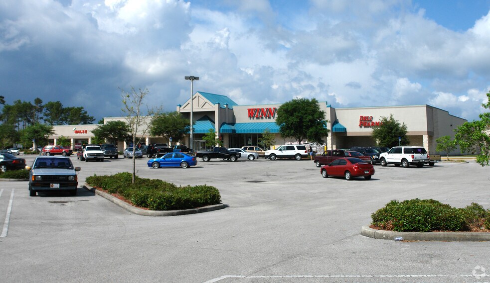 2820 Doyle Rd, Deltona, FL à louer - Photo principale – Image 1 sur 3