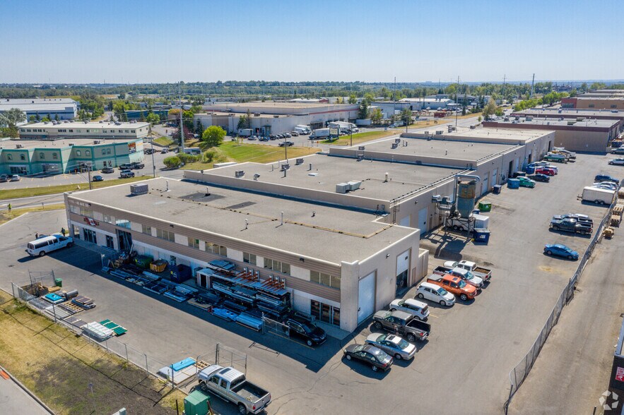 1115 48 Av SE, Calgary, AB à louer - Photo de l’immeuble – Image 1 sur 4