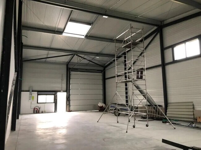 Plus de détails pour Industriel/Logistique à louer