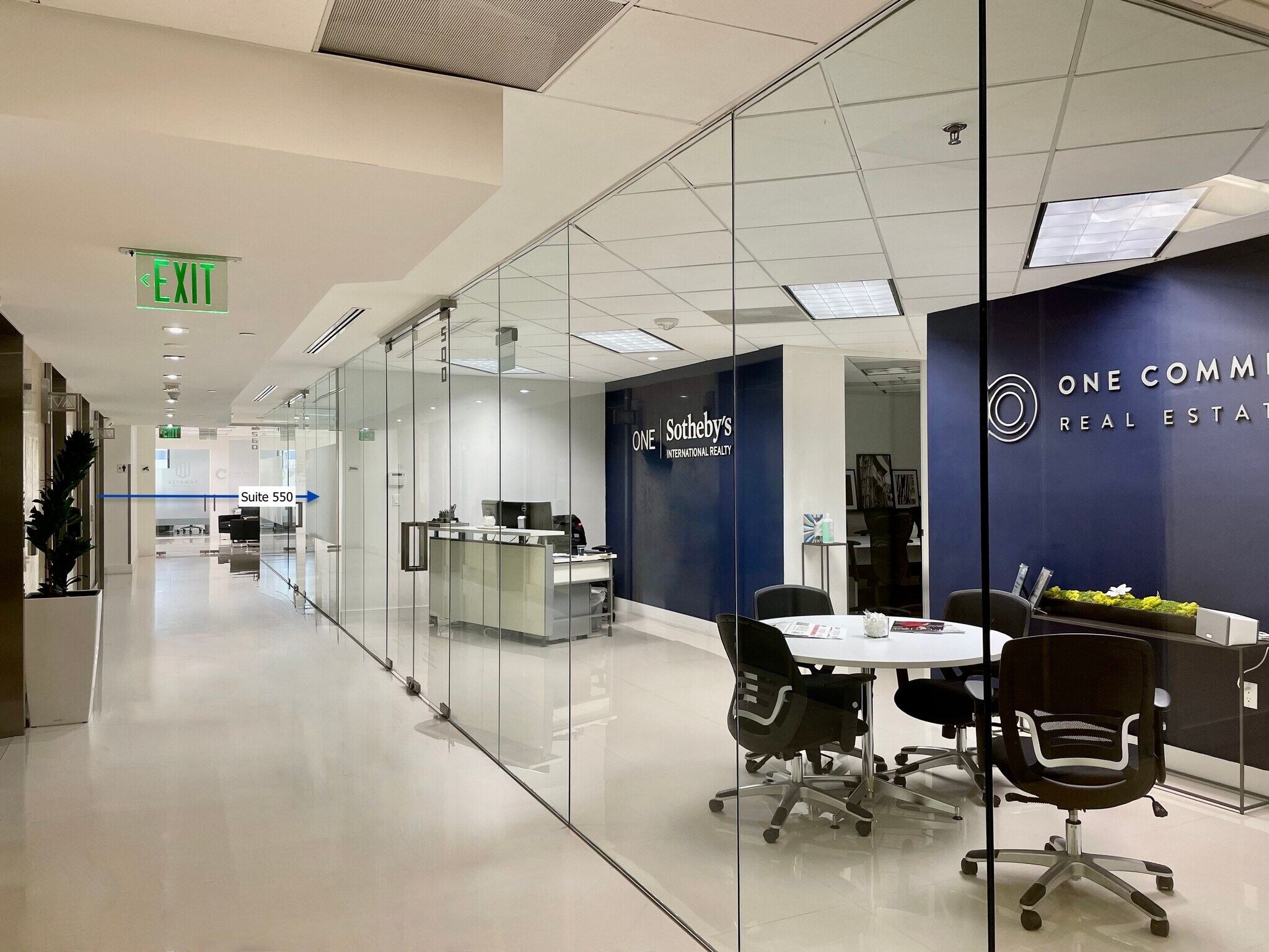 1000 Brickell Ave, Miami, FL à louer Photo de l’immeuble– Image 1 sur 16