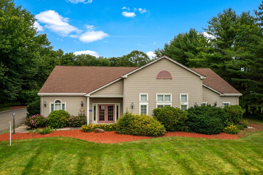 375 Merrow Rd, Tolland, CT à vendre - Photo principale – Image 1 sur 26