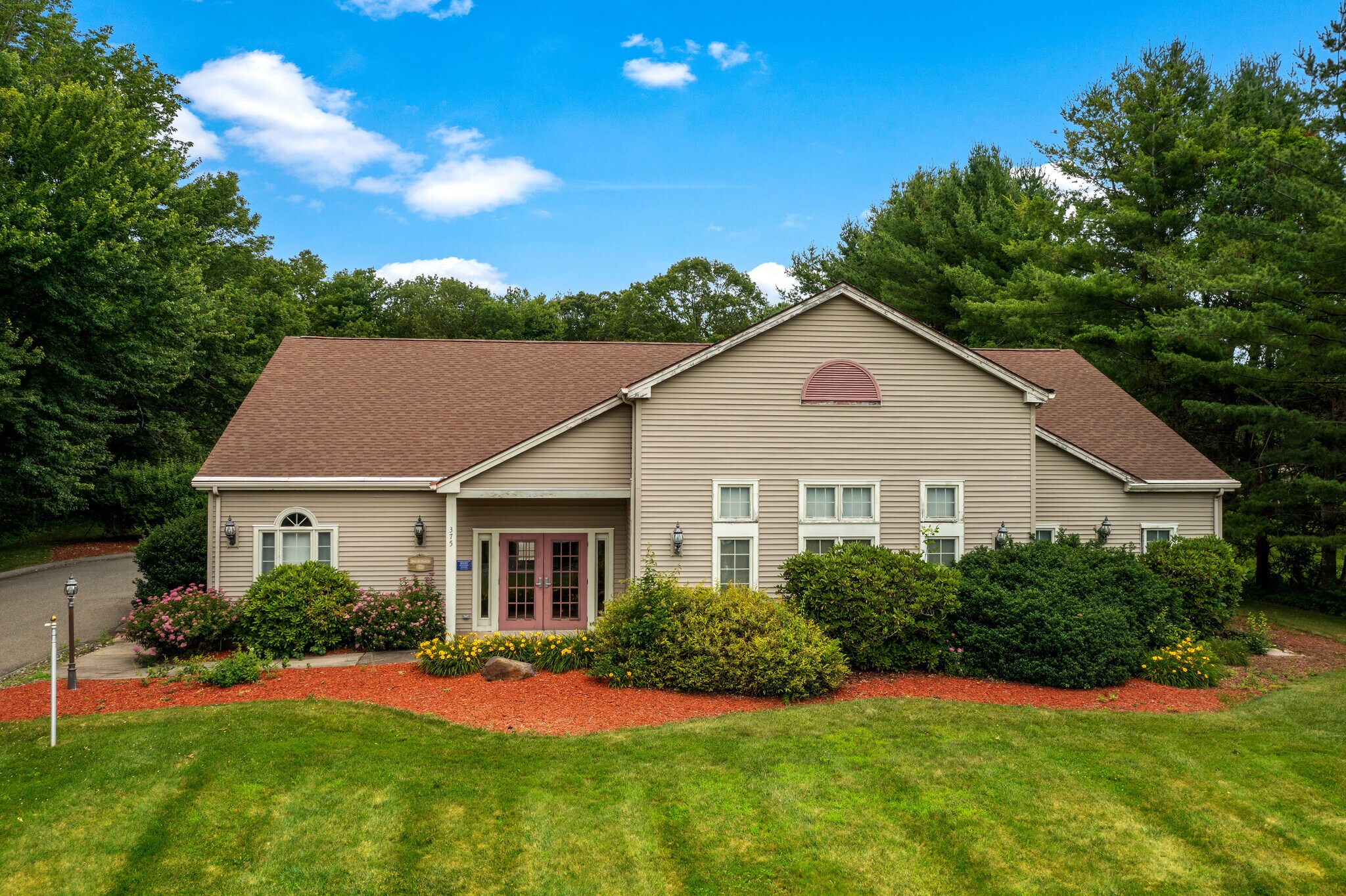 375 Merrow Rd, Tolland, CT à vendre Photo principale– Image 1 sur 27