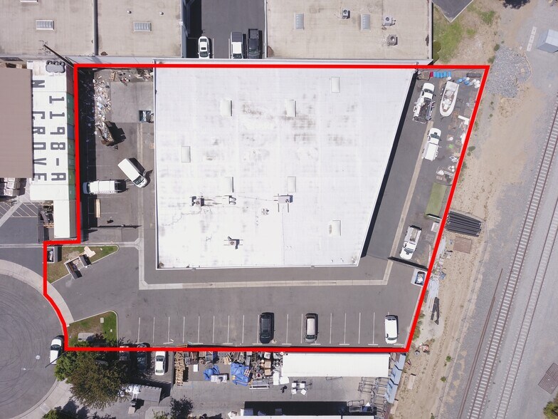 1196 N Grove St, Anaheim, CA à vendre - Photo de l’immeuble – Image 3 sur 7