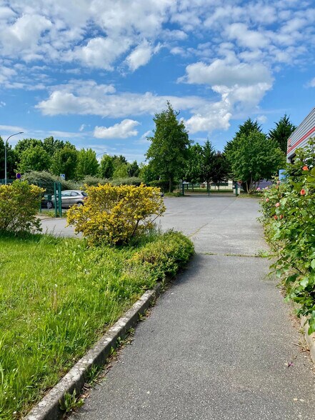 Rue De La Prevote, Houdan à louer - Photo de l’immeuble – Image 2 sur 8