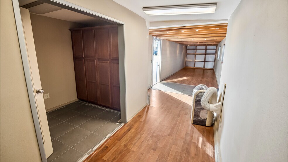 3691-3699 Katella Ave, Los Alamitos, CA à louer - Photo intérieure – Image 2 sur 83