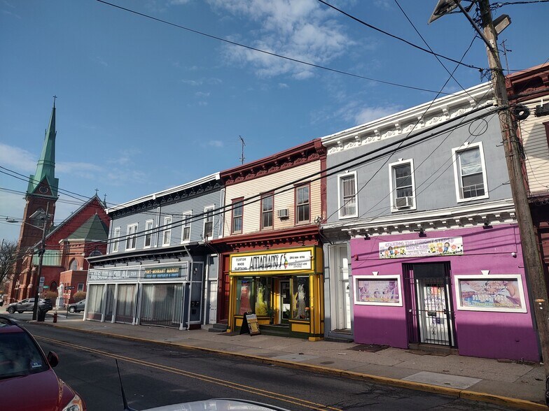 225 Old Bergen Rd, Jersey City, NJ à vendre - Photo de l’immeuble – Image 2 sur 11