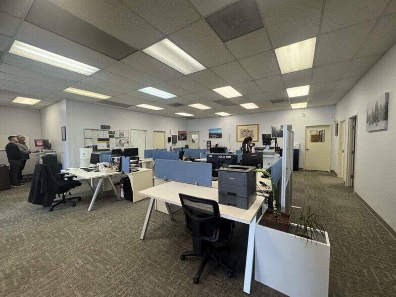916 S Claremont St, San Mateo, CA à louer - Photo intérieure – Image 2 sur 6