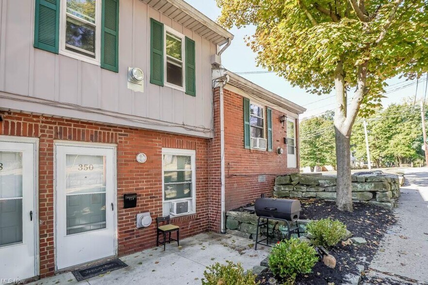 330-352 Silver St, Akron, OH à vendre - Photo de l’immeuble – Image 3 sur 8