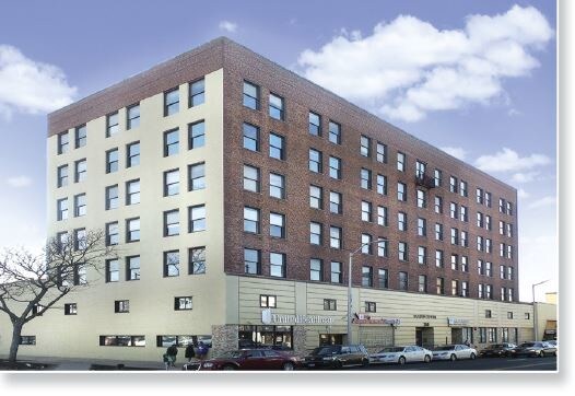 250 Fulton Ave, Hempstead, NY à louer Photo principale– Image 1 sur 5