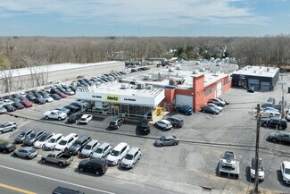 Plus de détails pour 390 Middle Country Rd, Smithtown, NY - Local commercial à louer