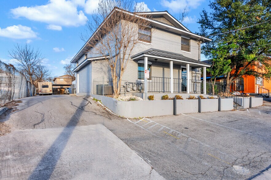 2023 Lockhill Selma Rd, San Antonio, TX à vendre - Photo de l’immeuble – Image 3 sur 31