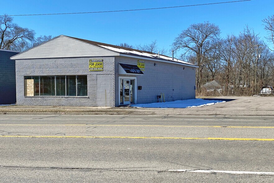 2262 S Wayne Rd, Westland, MI à vendre - Photo de l’immeuble – Image 2 sur 2