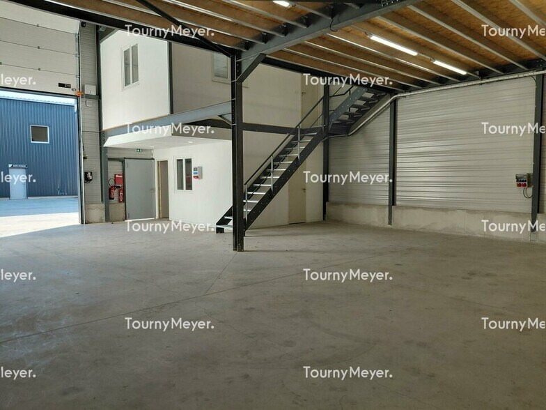 210 Rue Terre Du Roy, Vendargues à louer - Photo de l’immeuble – Image 2 sur 6