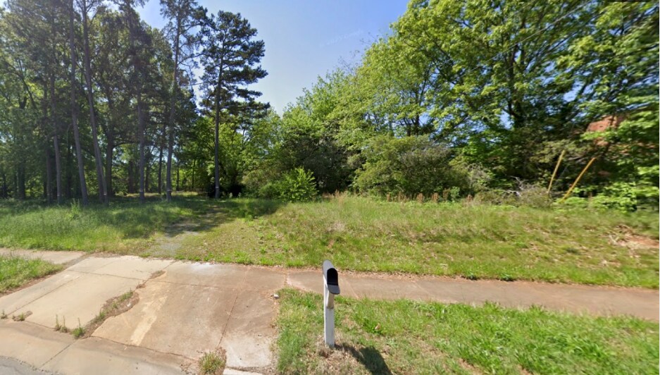 5115 Freedom Dr, Charlotte, NC à vendre - Photo principale – Image 1 sur 1
