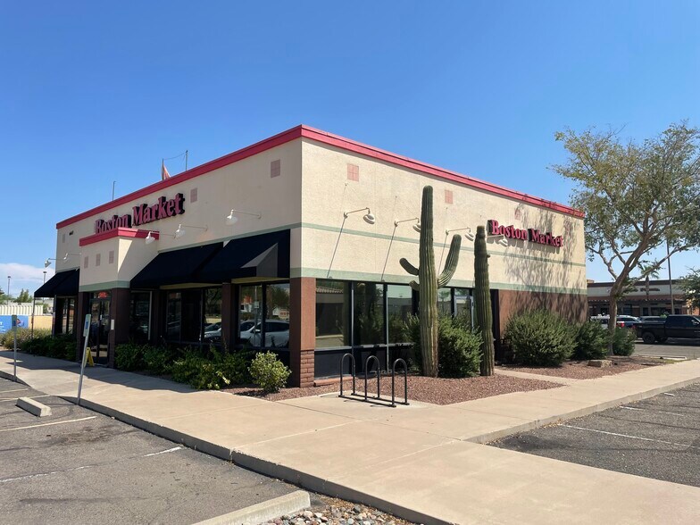 6665 W Bell Rd, Glendale, AZ à louer - Photo de l’immeuble – Image 3 sur 4