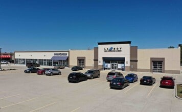 408 W Town Center Blvd, Champaign, IL à louer Photo de l’immeuble– Image 2 sur 6