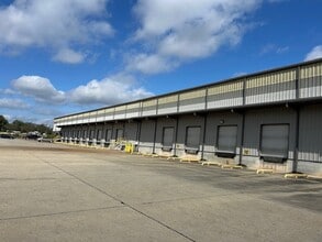 5212 Willis Rd, Theodore, AL à louer Photo intérieure– Image 2 sur 16