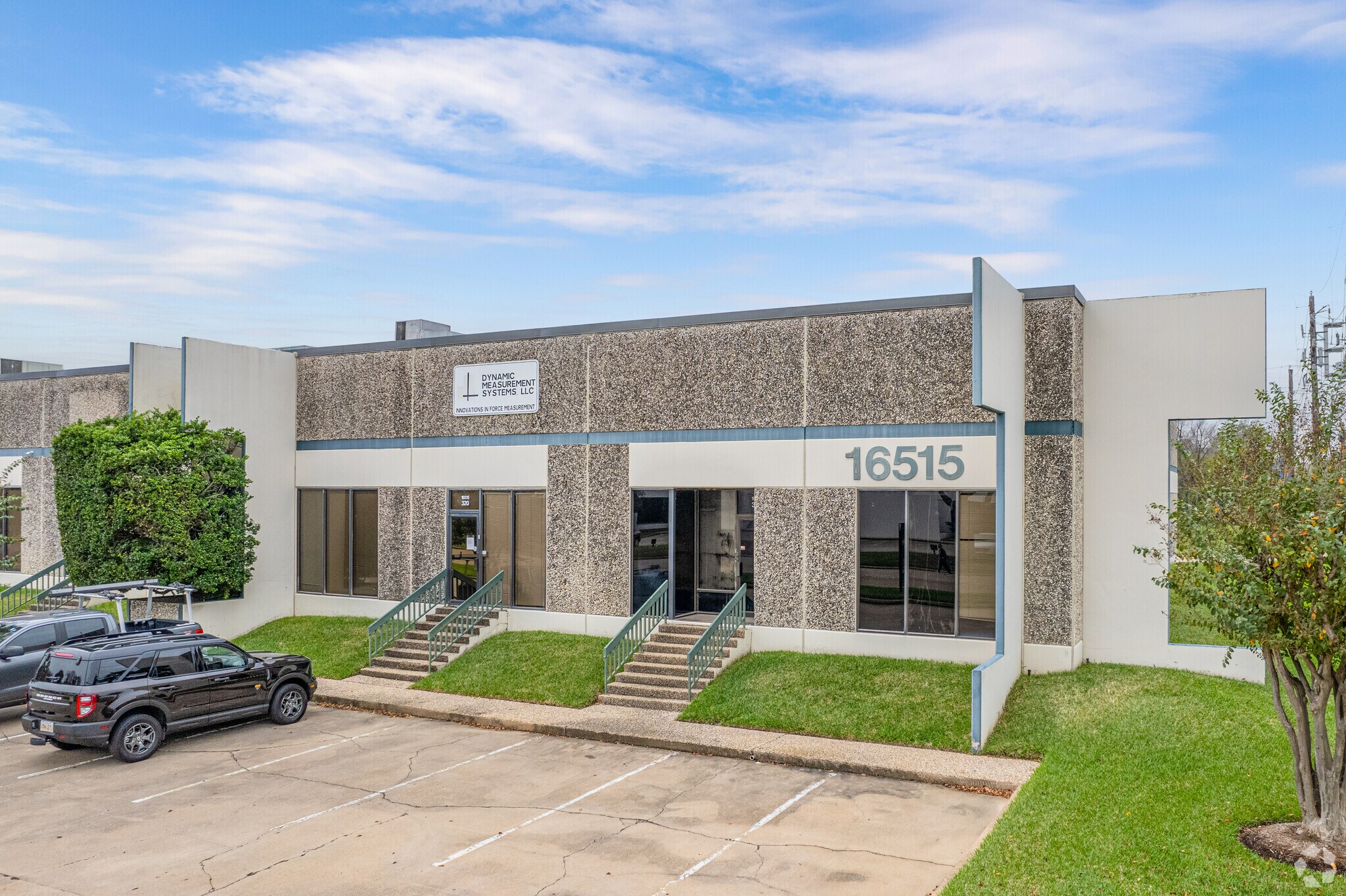 16515 Hedgecroft Dr, Houston, TX à louer Photo principale– Image 1 sur 7