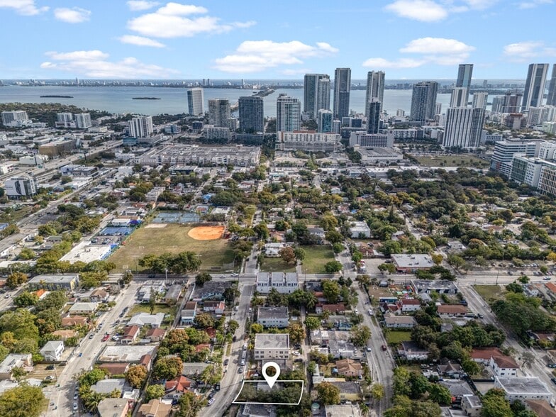 260 NW 27th St, Miami, FL à vendre - Photo de l’immeuble – Image 3 sur 10