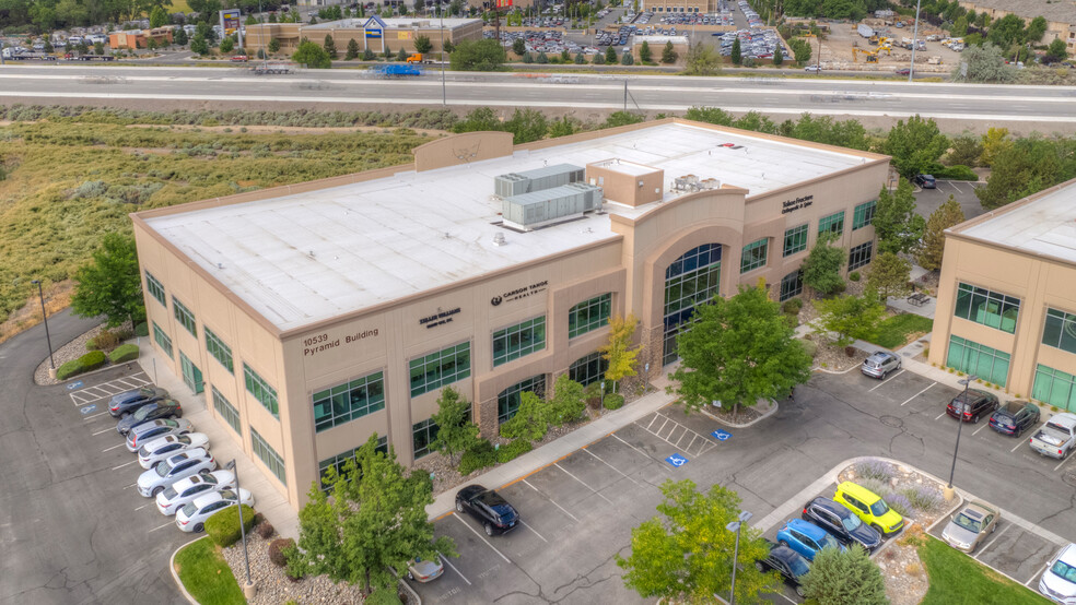 10539 Professional Cir, Reno, NV à louer - Photo de l’immeuble – Image 1 sur 6