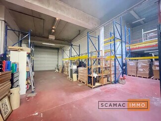 Plus de détails pour Industriel/Logistique à louer