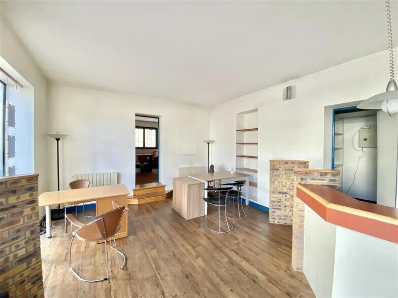 Local commercial dans Suresnes à louer - Photo de l’immeuble – Image 3 sur 7