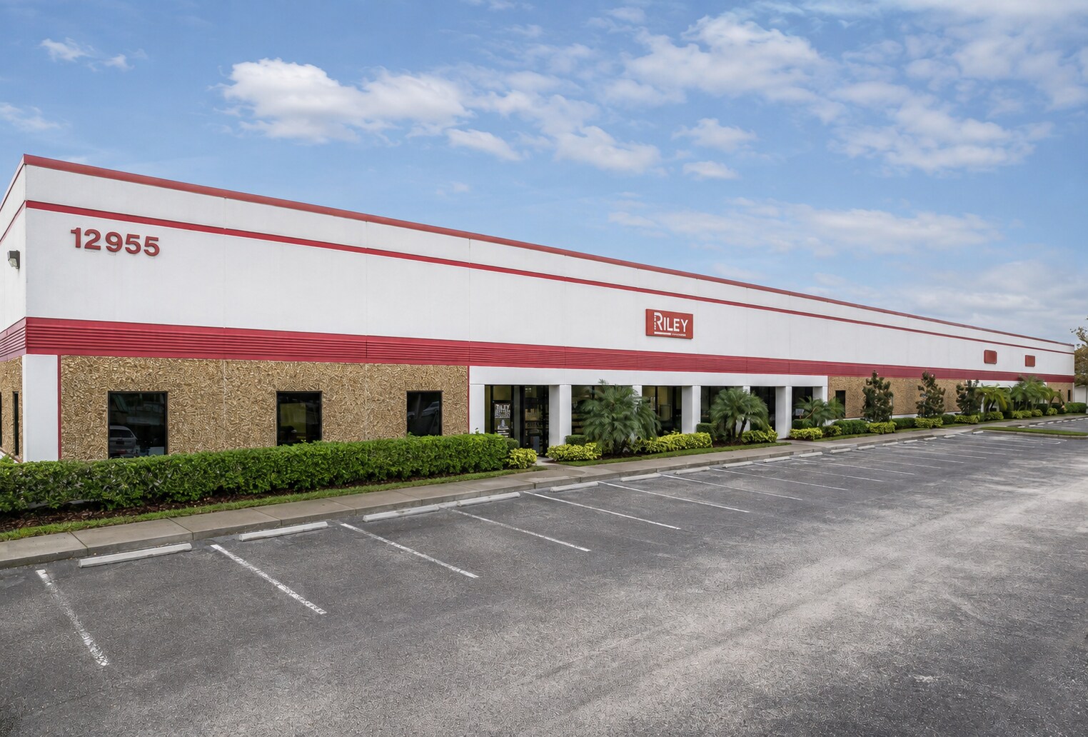 12955 Starkey Rd, Largo, FL à louer Photo de l’immeuble– Image 1 sur 13