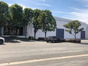 2501-2551 S Alameda St, Los Angeles, CA à louer Photo de l’immeuble– Image 1 sur 9