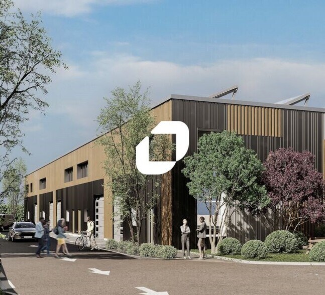 Local d'activités dans Amblainville à vendre - Photo de l’immeuble – Image 2 sur 6