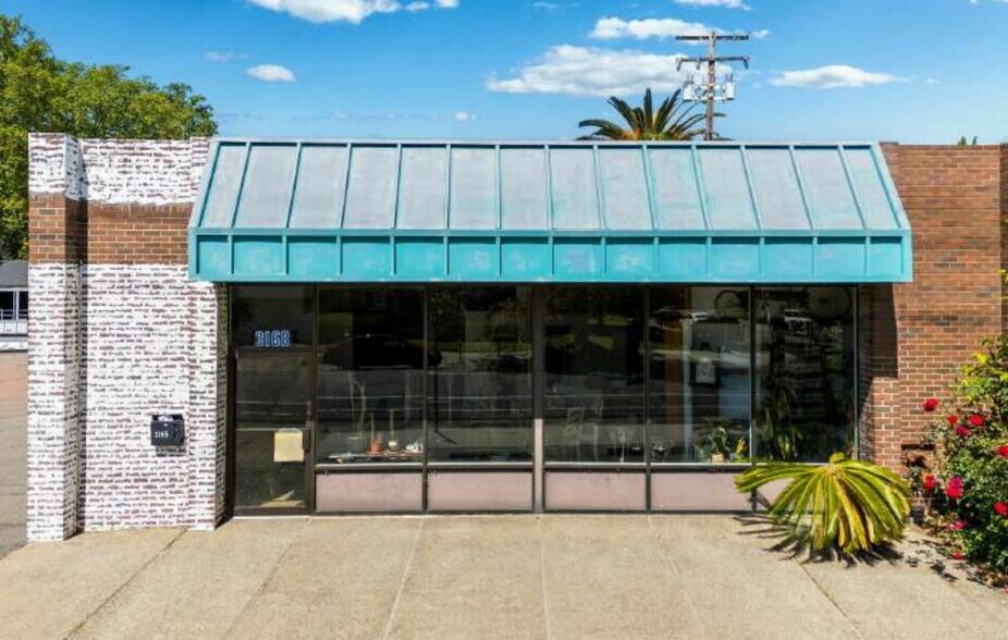 3168 Riverside Blvd, Sacramento, CA à vendre - Photo de l’immeuble – Image 2 sur 3