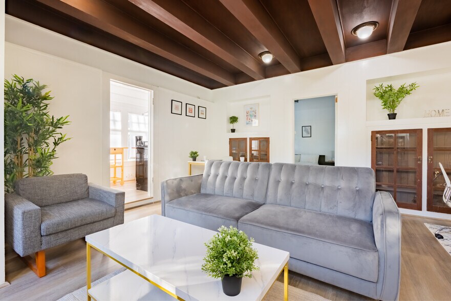400 Lagunitas Ave, Oakland, CA à vendre - Photo de l’immeuble – Image 2 sur 11