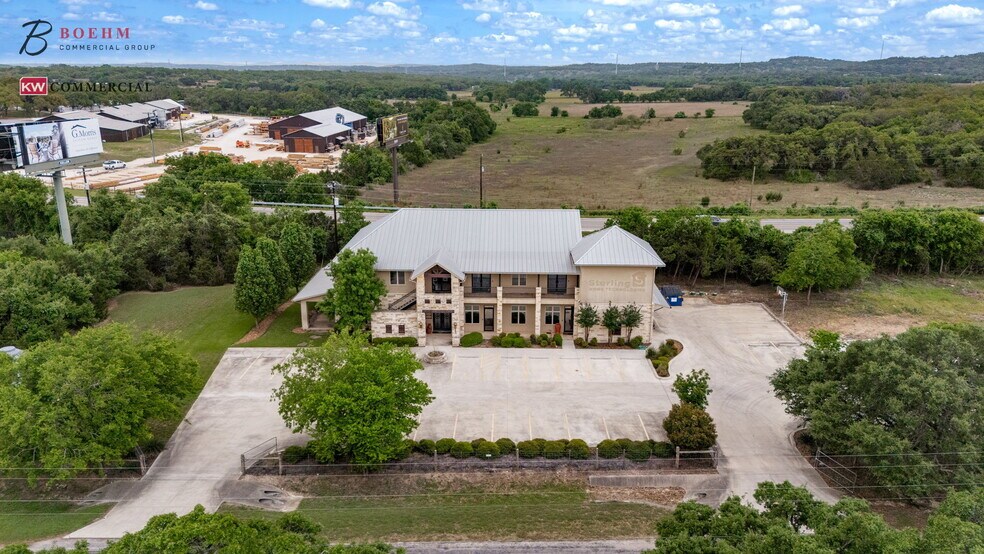 113 Pleasant Valley Dr, Boerne, TX à louer - Photo de l’immeuble – Image 1 sur 58