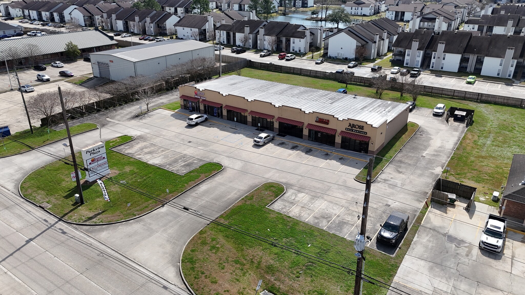 12524 Jefferson Hwy, Baton Rouge, LA à louer Photo de l’immeuble– Image 1 sur 4