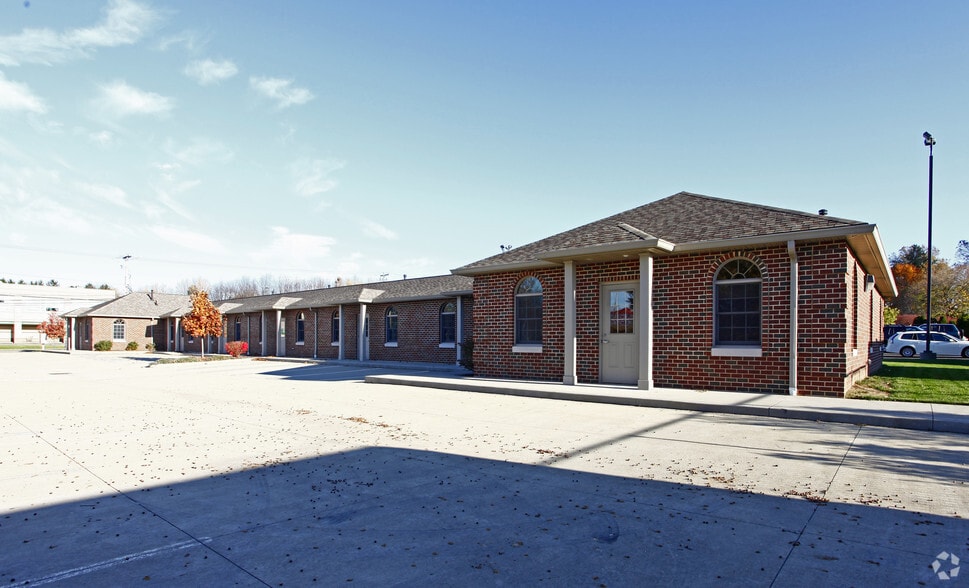 4824-4836 Frank Ave NW, Canton, OH à louer - Photo principale – Image 1 sur 8