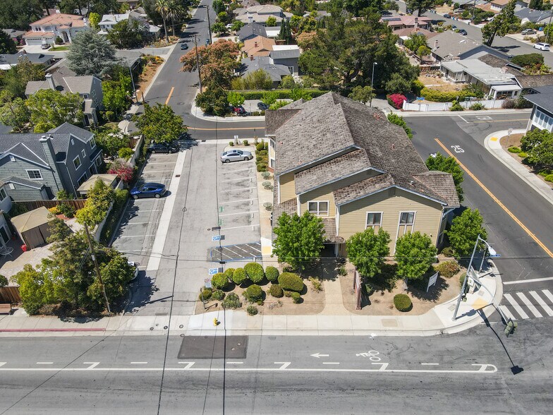 21801 Stevens Creek Blvd, Cupertino, CA à vendre - Photo de l’immeuble – Image 1 sur 20