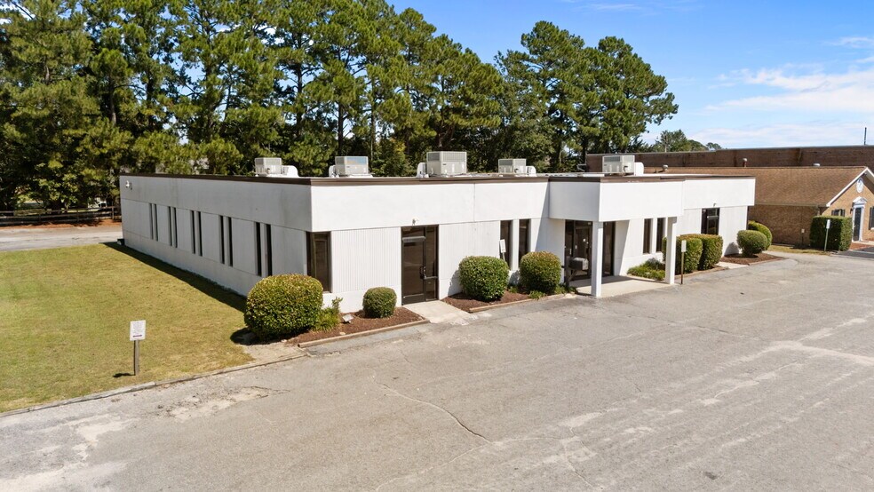 301 Plaza Dr, Greenville, NC à louer - Photo de l’immeuble – Image 2 sur 12