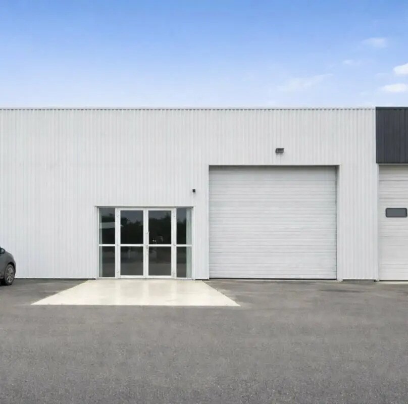Industriel/Logistique dans SAINT-JEAN-DE-LINIÈRES à louer Photo de l’immeuble– Image 1 sur 4