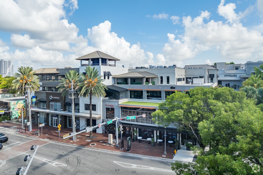 3015 Grand Ave, Coconut Grove, FL à louer - Photo principale – Image 1 sur 5