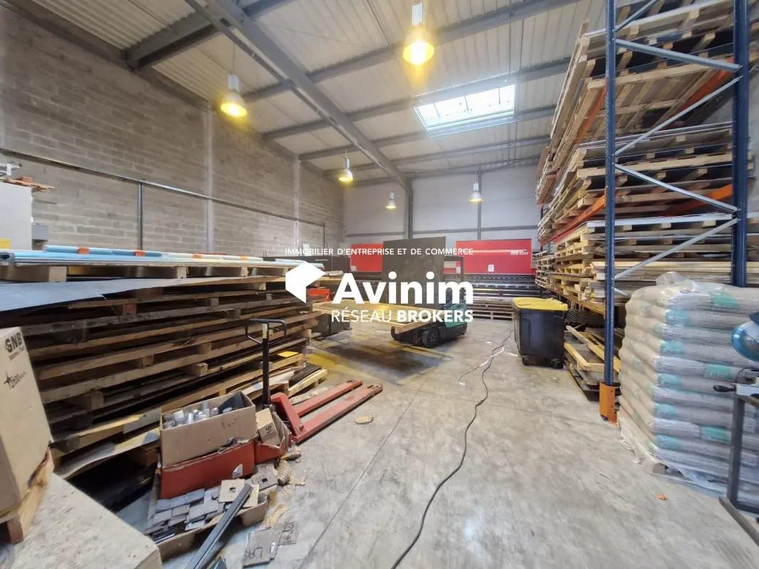 Industriel/Logistique dans Le Pin à vendre Photo intérieure– Image 1 sur 5