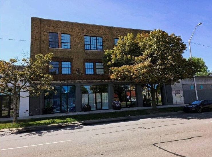 2857 E Grand Blvd, Detroit, MI à louer Photo principale– Image 1 sur 11