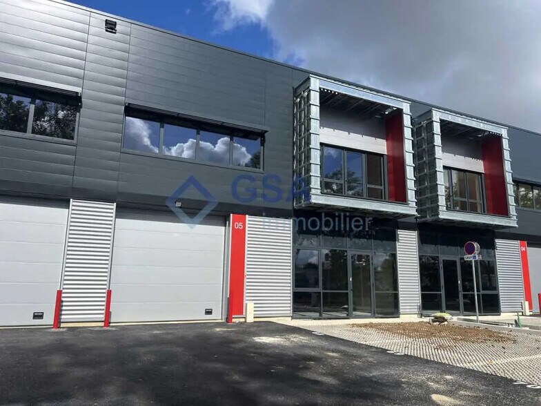 Local d’activités dans Bondoufle à louer - Photo de l’immeuble – Image 1 sur 5