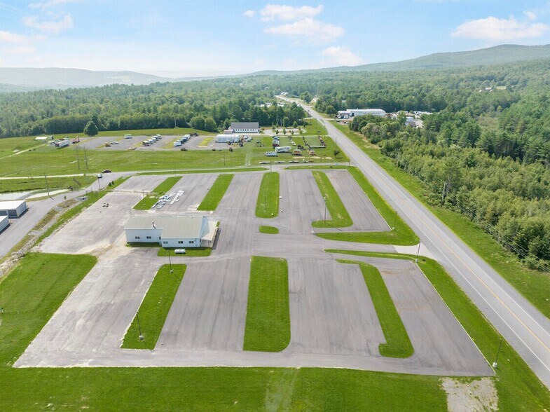 880 John Stark Hwy, Newport, NH à vendre - Photo de l’immeuble – Image 2 sur 2